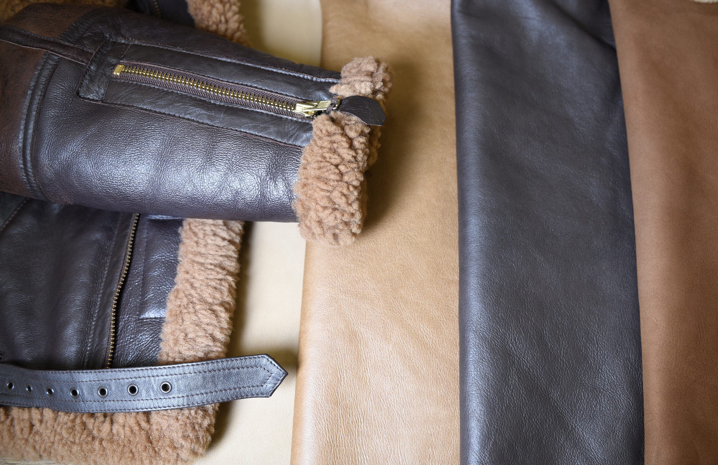 Отремонтировать дубленку. Отремонтировать дубленку. Двухсторонняя дубленка женская. Реставрировать дубленку. Царапинки на дубленке.